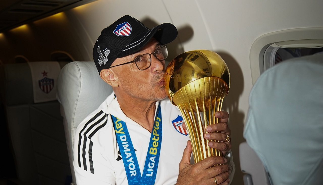 “Vamos por el tricampeonato”: Arias quiere recorrer los vestigios dejados por su compatriota Comesaña en Junior