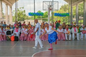 “Un nuevo comienzo”: feria de exposiciones y muestras culturales reunió a más de 200 adultos mayores en Soledad