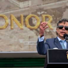 “Jamás los fusiles de la fuerza pública deben apuntar al pueblo”: presidente Petro durante ceremonia militar