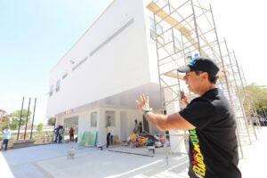 Alcalde Char inspeccionó avance de megaestaciones de Policía en Rebolo, Riomar, Caribe Verde y El Bosque