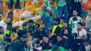 ¡El lunar de la final en Medellín! Un hincha de Junior muerto a manos de seguidores de Nacional