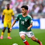 ¿Pensó que el mexicano Mora, con 17 años, rompió récord del más joven en debutar en un Mundial?