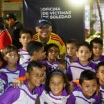 ‘Goles por la Paz Nocturno’ entregó 80 uniformes a niños, niñas y adolescentes del barrio La Rivera de Soledad