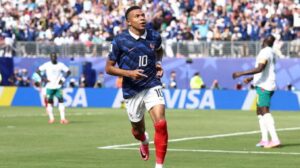 Francia debutó con victoria sobre Senegal: Mbappé y un doblete que lo aproxima al máximo goleador de los Mundiales