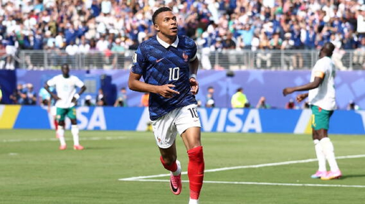 Francia debutó con victoria sobre Senegal: Mbappé y un doblete que lo aproxima al máximo goleador de los Mundiales
