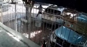 Agilidad de ciudadano al acelerar su carro le evitó ser víctima de fleteo en el barrio San José, Barranquilla