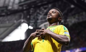 Sudáfrica se convertía en el primer eliminado, pero en el suspiro anotó un gol que lo deja respirando