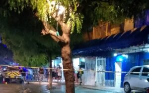 ¡Masacre en Soledad! Sicario llegó disparando en local comercial y asesinó a tres e hirió a cuatro