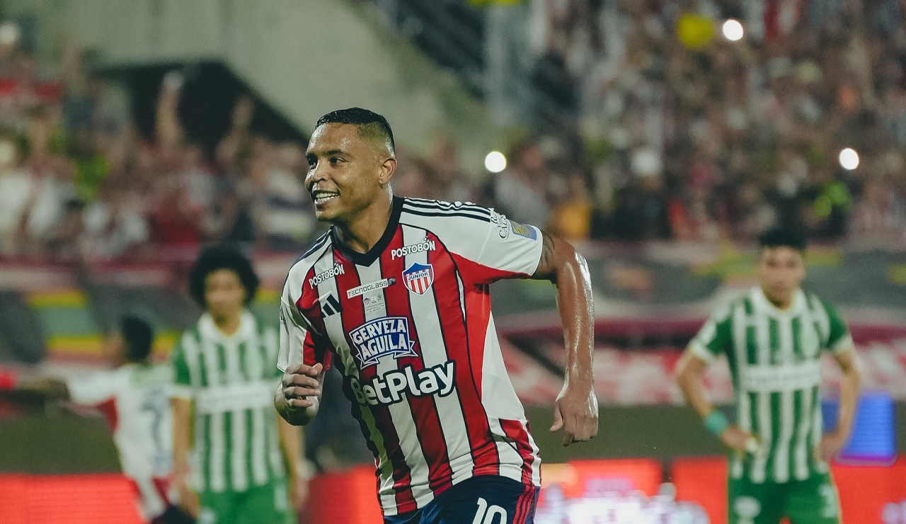 ¡Y lo vilipendiaban por su físico! Con su doblete a Nacional, Muriel “enmuñeca”, por ahora, el trofeo de goleador