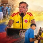 “Deseo que sean los primeros”: presidente Gustavo Petro le entregó la bandera ‘tricolor’ a la Selección Colombia