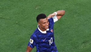 Francia goleó a Suecia y clasificó: Mbappé hizo dos y alcanzó a Messi en la tabla de ‘killers’