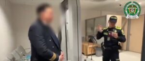 ¡Así cayó “falso piloto” en el aeropuerto El Dorado!: llevaba 10 kilos de cocaína adheridos a su cuerpo