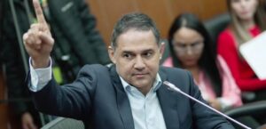 “La bancada mayoritaria debe liderar el Senado”: el mensaje de Honorio Henríquez en su intención de presidir el Congreso