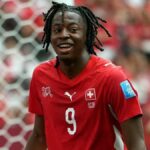 Dura ‘baja’ de Suiza para su juego de hoy ante Colombia: pierden por lesión a su goleador Manzambi