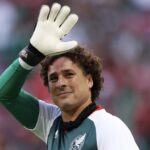 ¡Memo dice “adiós” al fútbol! Se metió entre los arqueros más longevos en jugar un Mundial