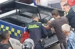 ¡Malherido y arrastrándose por el andén pedía ayuda!: balearon a hombre en el barrio Simón Bolívar, Barranquilla
