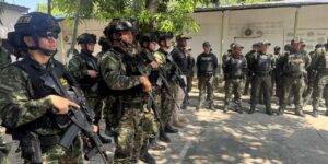 Gobernador Verano fortalece ofensiva contra el multicrimen con llegada al Atlántico de comandos de Fuerzas Especiales Urbanas