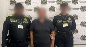Cae en el aeropuerto Ernesto Cortissoz presunta integrante de red criminal buscada por estafa y tráfico de migrantes