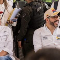 En Suan, De la Espriella anunció respaldo a la autonomía del Caribe y obras estratégicas