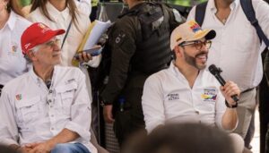 En Suan, De la Espriella anunció respaldo a la autonomía del Caribe y obras estratégicas