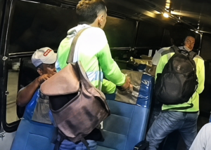 ¡Para despistar, estaban vestidos como si trabajaran en una empresa! Atraco masivo en bus que cubría la ruta Sabanalarga-Barranquilla
