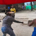 ¡Vuelve y juega en playas de Cartagena! Masajista y clienta, a los golpes por cuenta de un elevado cobro