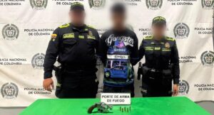 Policía reporta captura de hombre con arma de fuego y cinco cartuchos en el norte de Barranquilla