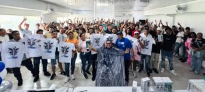 Cortando barreras: más de 500 personas se forman gratis en barbería profesional con apoyo del concejal Alexis Castillo