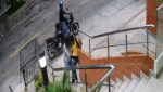 Forcejeó y pudo escapar del asaltador: joven fue abordado por atracadores en el barrio El Prado, Barranquilla
