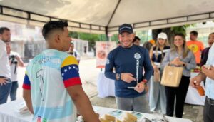 Atención gratuita para migrantes y retornados: Gran Feria Intégrate llega a la Plaza de la Paz