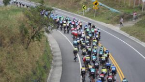 Pese a tragedia por terremoto, la Vuelta a Colombia 2026 seguirá pedaleando: ¿debe parar la competencia?