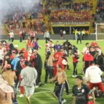 Continúa el repudio contra violencia sembrada por ‘barristas’ de Santa Fe y América en El Campín de Bogotá