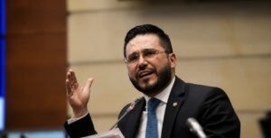 Congreso elige a Jorge Eliécer Laverde como contralor general: promete “cero persecución política y cero impunidad”