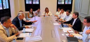 Gobierno De la Espriella construirá con Fenalco el “Plan Tenderos” para fortalecer los pequeños negocios del país