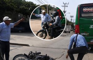 ¡Intolerancia sin freno entre conductores en Barranquilla! Se viraliza otra pelea entre chófer de bus y motociclista
