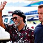 Tras “colgar los guayos” hace ocho años, Ronaldinho viajó a Italia para firmar con un equipo de la C