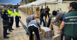 ¿Está de acuerdo con la iniciativa? Radican polémico proyecto para que militares y policías activos puedan votar