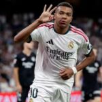 Con triplete de Mbappé, Real Madrid goleó a Real Sociedad y asumió parcialmente el liderato de La Liga