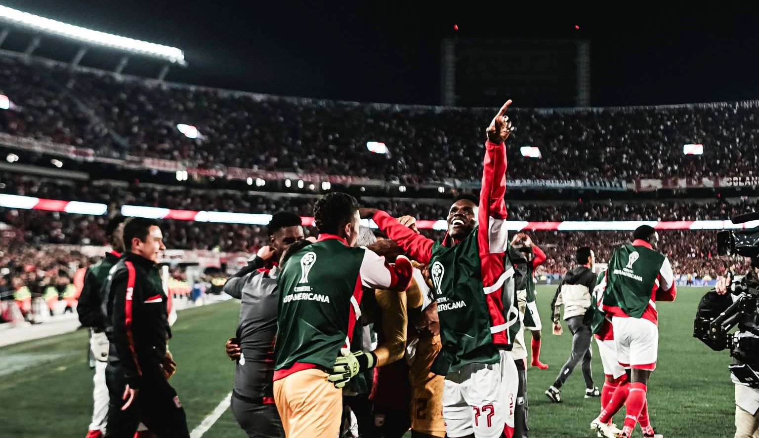 ¡Monumental clasificación de Santa Fe! Se metió a cuartos de Sudamericana al imponerse a River en Argentina