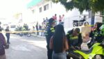“¡Mi nene!”: madre lloraba a su hijo James, asesinado por un sicario en el barrio La Esmeralda, Barranquilla