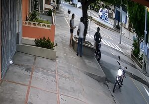 Otra vez los apodados “Motorratones” atacan en el barrio El Prado, Barranquilla: intentaron atracar a un joven