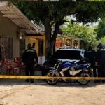 Beyer tomaba fresco en la terraza de su casa en Sabanagrande cuando el sicario le disparó: ¡resultó gravemente herido!