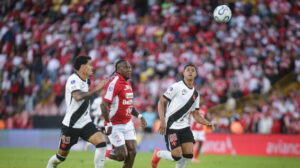 Santa Fe se juega hoy su paso a semifinales de Copa Sudamericana frente a Vasco en Brasil