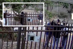 Dos hombres en moto perfilaron a su víctima y la atracaron cuando caminaba en el barrio El Carmen, Barranquilla