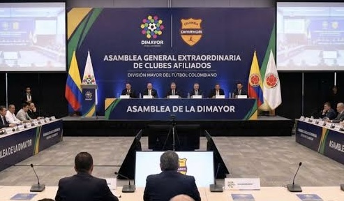 Reunión de escogencia del canal que transmitirá el fútbol colombiano en 2027 acabó con acuerdo de confidencialidad: ¿eligieron?