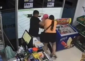 Atracador fue reducido por quienes iban a ser sus víctimas en un local comercial en el barrio Ciudad Jardín, Barranquilla