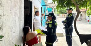 De puerta en puerta, Policía intensifica recorridos preventivos y acompaña a los barranquilleros