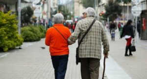 Edad de pensión en Colombia sería modificada y subiría para hombres y mujeres: la posibilidad estaría en debate