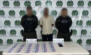Capturan en flagrancia a presunto extorsionista y recuperan dinero de comerciante en Barranquilla