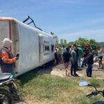 Bus que transportaba estudiantes chocó con una volqueta en Sucre: reportan varios estudiantes heridos y un muerto